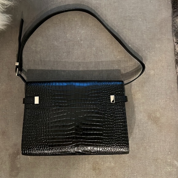 Saint Laurent Manhattan from 2020 collection. - Picture 4 of 6